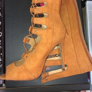 Open toe heels boots